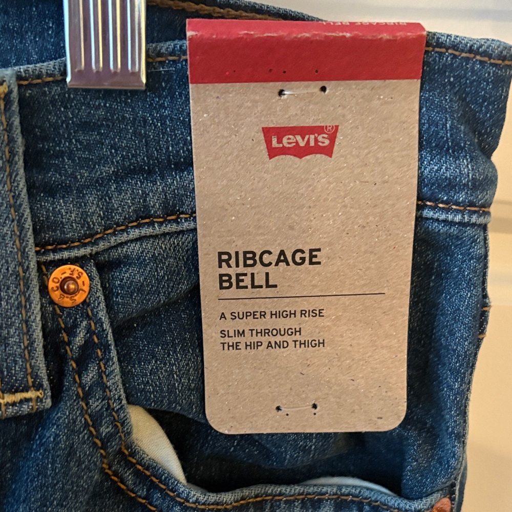 Levi's Ribcage Bell Jeans NWT - Picture 5 of 10